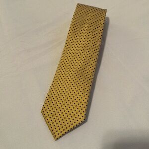 Gold pattern Jos A Bank tie